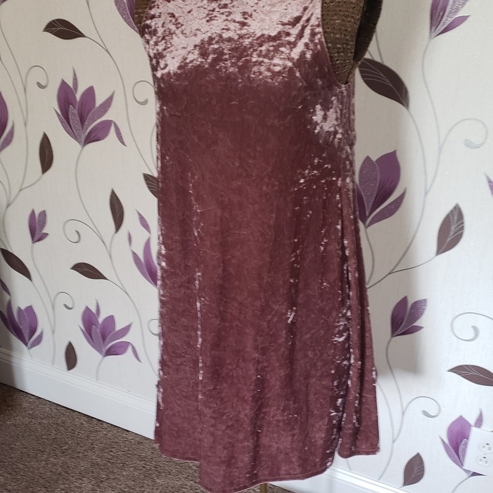Sleeveless dress